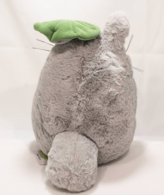 TOTORO MED BLAD-PLUSCH (23,5 CM) - Bild 3