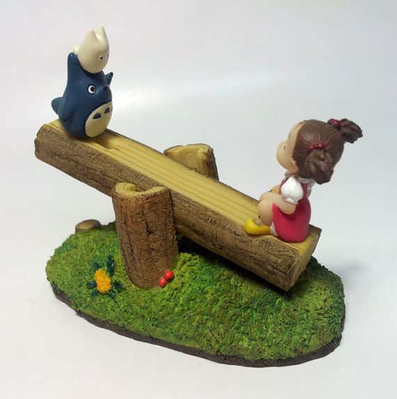 Mei och blå Totoro på gungbräda - Bild 2