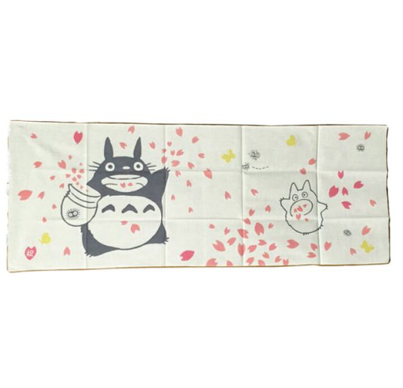 Totoro & körsbärsblommor tygtryck – 34 x 90 cm - Bild 1